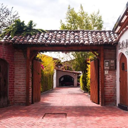 Bamboo Village Place Tumbaco Exteriör bild
